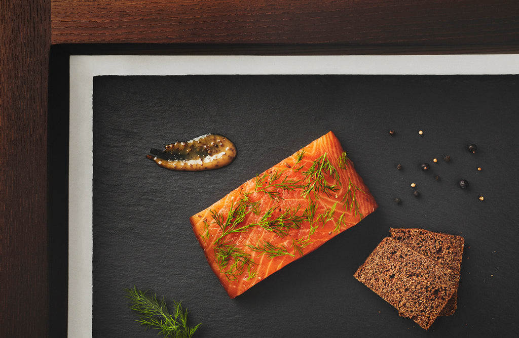 Gravlax laqué «Sirop d’érable La Mirablière» avec sauce deux moutardes au Sirop d’érable La Mirablière