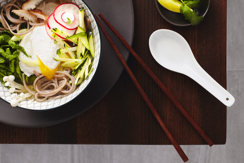 Soupe repas rapido oeuf poché, nouille soba, légumes du moment, Sirop d’érable La Mirablière