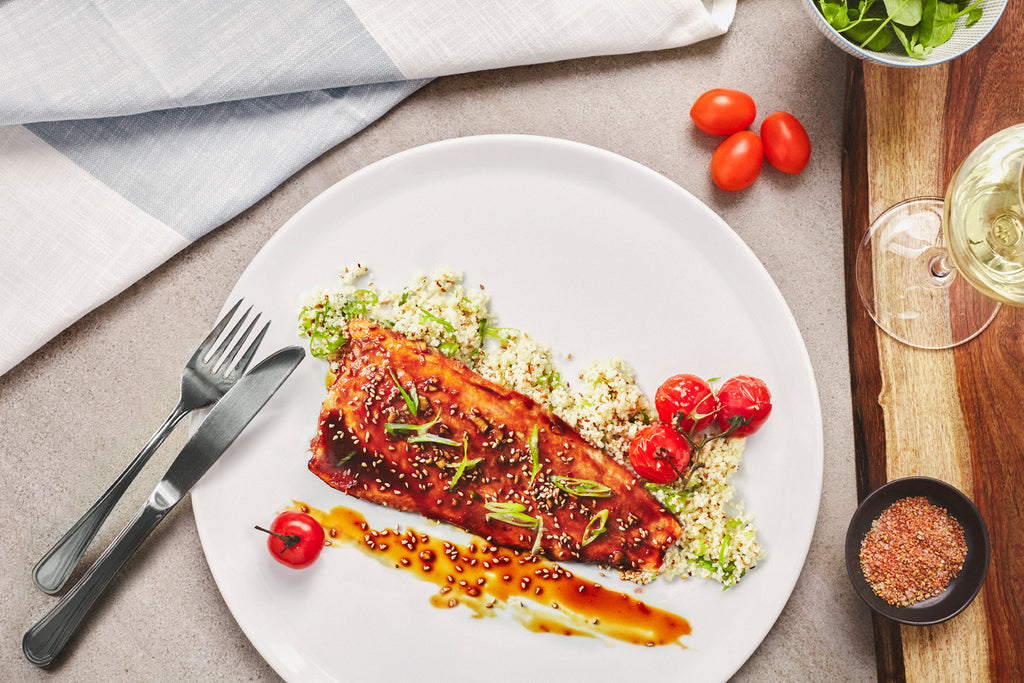 Filet de truite, laqué au Sirop d’érable La Mirablière et couscous au sésame et oignon vert